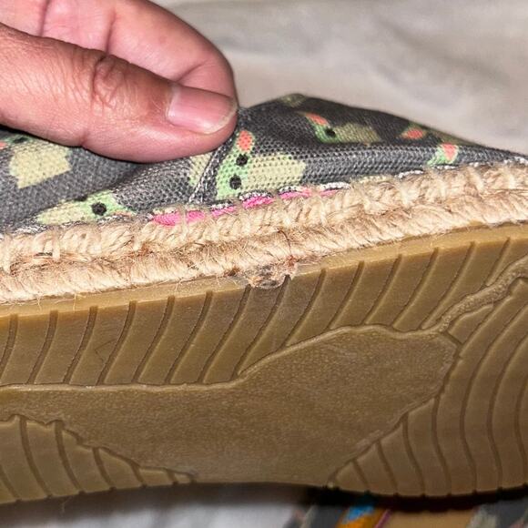 Star Wars Ubuntu The Child Grogu Mandalorian Slip on Espadrilles Woman's Sz 8.5 - Picture 7 of 9